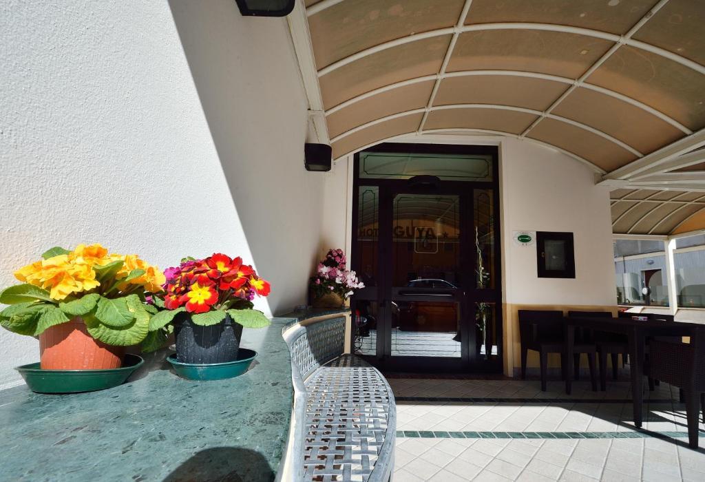 Hotel Guya Варацце Екстер'єр фото