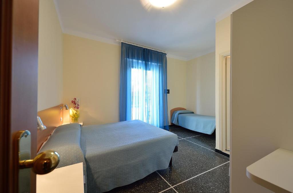 Hotel Guya Варацце Номер фото