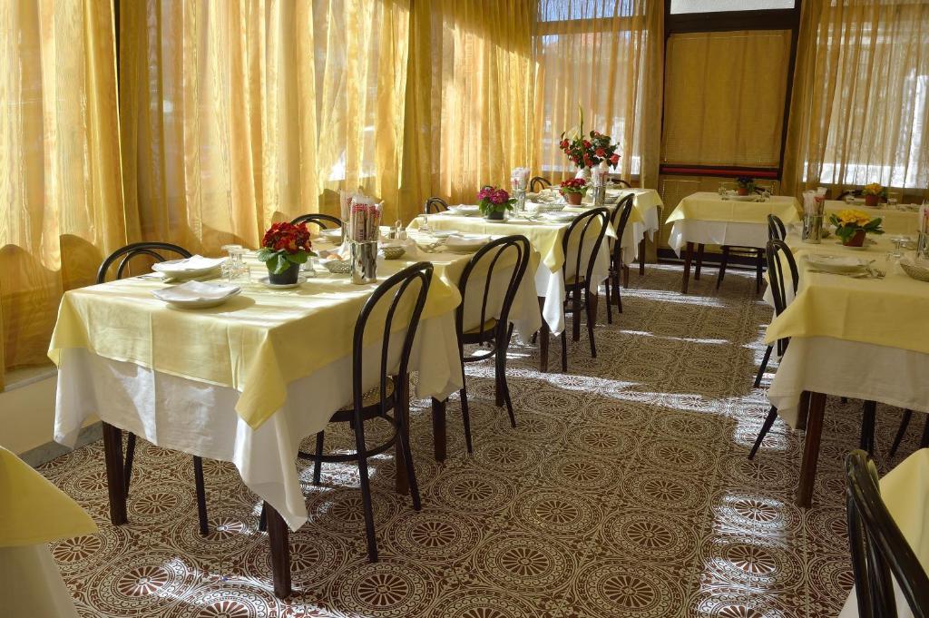 Hotel Guya Варацце Екстер'єр фото