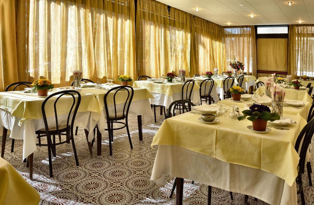 Hotel Guya Варацце Екстер'єр фото