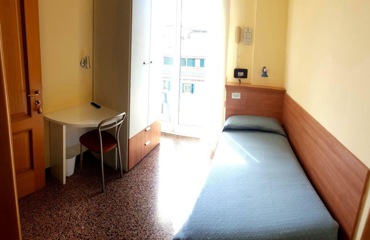 Hotel Guya Варацце Екстер'єр фото